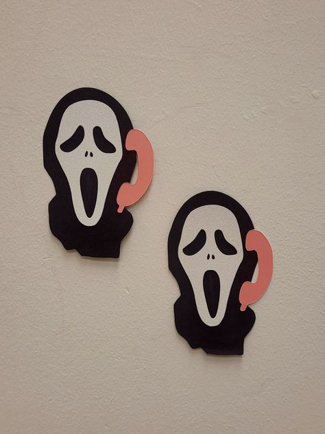 Ghost Face Door Decoration, Dorm Door Halloween Decor, Dorm Door Decorations Halloween, College Door Name Tags, October Door Decs, Fall Ra Door Decs, Ra Door Tag Ideas, Ra Name Tags Ra Door Decs, Cute Halloween Door Decorations