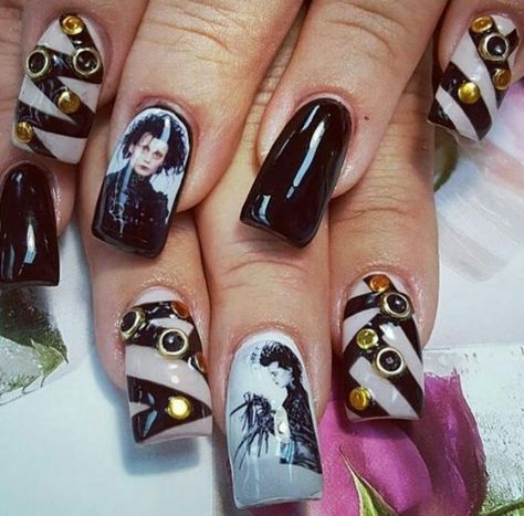 Creepy Cool Nail Art - "Edward Scissorhands" Inspired! #NailArt #Claws #Mani #Manicure #Stiletto #Macabre #NailDecals #TimBurton #JohnnyDepp #EdwardScissorhands #Goth #Gothic #Gothabilly #GothGirl #GothLife #GothStyle #Alternative #Macabre #Vamp #Vampabilly Edward Scissorhands Nails, Knife Nails Halloween, Edward Scissorhands Nail Art, Edward Scissorhands Crochet, Scary Movie Nail Art, Halloween Nails Gory, Gothic Nail Art, Scary Nails, Acrylic Nails At Home