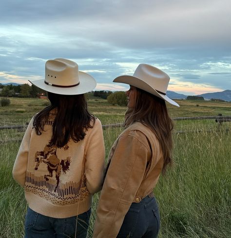 A week up north 🦬🏔️🐟🌲 Winter Cowgirl, Montana Western, Foto Cowgirl, Miley Stewart, Western Life, Cowgirl Aesthetic, Western Aesthetic, Vintage Cowgirl, Up North