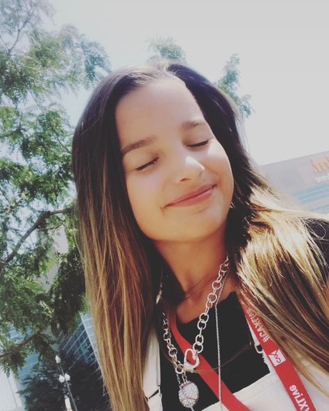 insta@annie.leblanc Annie Leblanc 2017, Mackenzie Ziegler Instagram, Haley Leblanc, Caleb Logan, Coral Girls, Julianna Grace Leblanc, Julianna Leblanc, Annie Grace, Hayley Leblanc