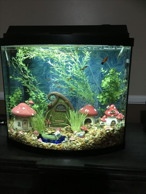 Cute Fish Aquarium Ideas, Fish Tanks Decorations, Decorative Fish Tank, Fairy Theme Fish Tank, Tiny Fish Aquarium, Aquarium Themes Tanks, Cottagecore Aquarium, Boho Fish Tank Decor, 10 Gallon Goldfish Tank