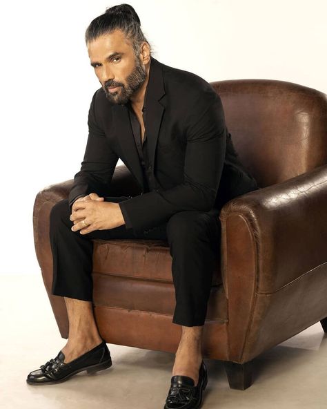 Suniel Shetty Wiki, Age, Bio, Movies, Wife, Height, Photos, Family Happy Diwali Images Hd, Sunil Shetty, Suniel Shetty, Movies Images, Biography Movies, Man Dress, Hulk Comic, Happy Diwali Images, Hd Nature Wallpapers