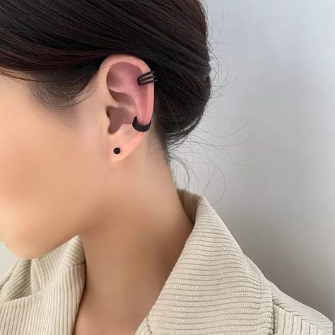 Minimalist ear cuff