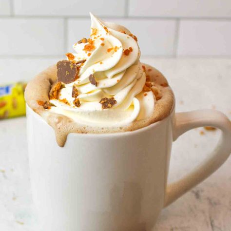 Butter Flavors, Butterfinger Candy, Hot Cocoa Recipe, Cocoa Recipes, Hot Chocolate Recipe, Baking Cocoa, Vanilla Whipped Cream, Chocolate And Peanut Butter, Homemade Hot Chocolate