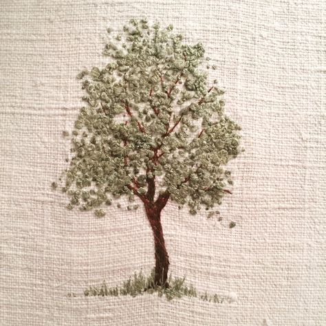 Embroidery Trees, French Knots Embroidery, Knots Embroidery, Landscape Embroidery, Painting On Linen, Knot Embroidery, Embroider Ideas, French Knot Embroidery, Herbaceous Border