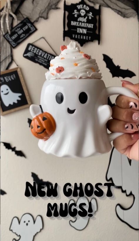 Cups Halloween Bedroom Decor, Halloween Bedroom, Pretty Mugs, Halloween Coffee, Fall Halloween Decor, Halloween Mug, Samhain, Cute Mugs, Cute Ghost