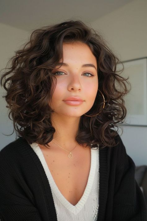 Haircuts Ideas For Curly Hair, Shoulder Length Hair With Perm, Medium Length Hair With Perm, Short Curly Coloured Hair, Cropped Wavy Hair, Short Thick Curly Haircuts For Women, Medium Haircuts For Curly Hair Women, Short Curly Hair For White Women, Short Curly Hair With Side Bangs