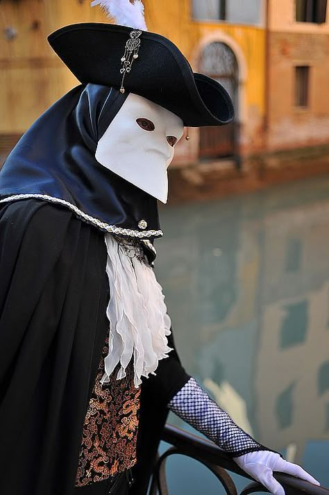 Bauta Mask, Venetian Costume, Mask Photo, Mask Venetian, Venice Mask, Venetian Carnival, Masked Ball, Carnival Of Venice, Carnival Mask