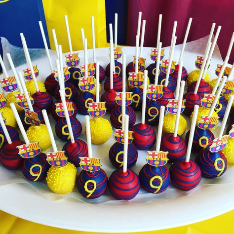 Barcelona Cake pops Barcelona Theme Birthday Party, Barcelona Party Decoration, Barcelona Party Ideas, Barcelona Birthday Party Ideas, Barcelona Soccer Party, Barcelona Cake, Barcelona Party, Messi Birthday, Soccer Party Decorations