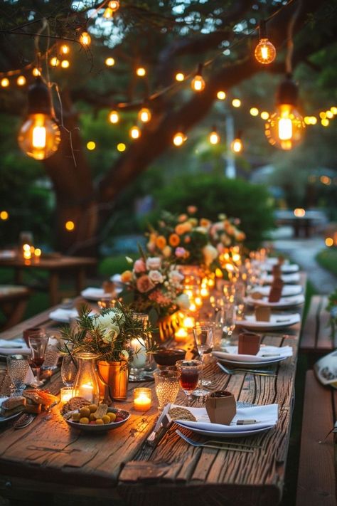 Dinner Party Lighting, Cowboy Wedding Decorations, Metallic Wedding Theme, Outdoor Dinner Table, Backyard Wedding Ideas, Backyard Dinner Party, Fall Wedding Arches, Entertaining Kids, Outdoor Lighting Ideas