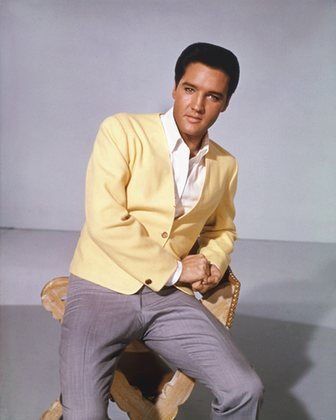 Elvis Presley  1935 - 1977  . Have Mercy! Elvis Hairstyle, Elvis Presley Quotes, Mgm Las Vegas, Elvis Presley Family, Elvis Presley Images, Elvis Presley Pictures, Elvis Movies, Elvis Presley Photos, Priscilla Presley