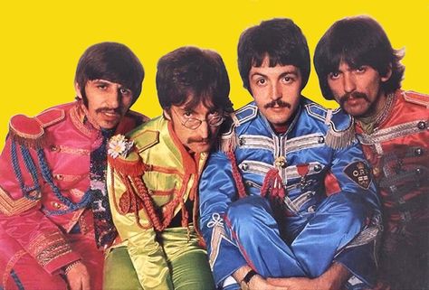 The Beatles Sgt Pepper' cover photo session. 16 The Beatles Photoshoot, Beatles 1967, Classic Rock Artists, Linda Eastman, Sgt Peppers Lonely Hearts Club Band, Beatles Sgt Pepper, Fashion Fotografie, Lonely Hearts Club, Hate Mondays