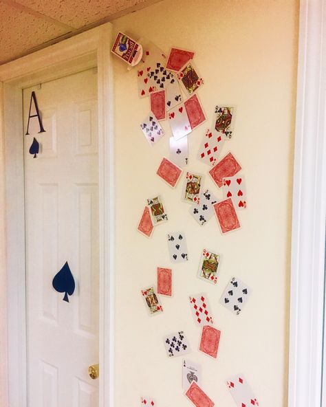 Casino Themed Bedroom, Vegas Door Decorations, Vegas Party Ideas Decor, Card Room Ideas, Card Game Decorations, Deck Of Cards Room Decor, Vegas Room Decor, Deck Of Cards Decor, Diy Vegas Theme Party