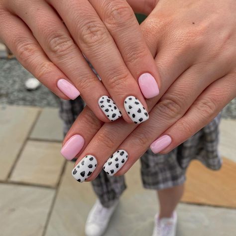 Pink Dalmatian, Oval Nails Designs, Boho Nails, Cow Nails, Diy Nails At Home, Gelish Nails, Minimal Nails, Dalmatian Print, Print Nails