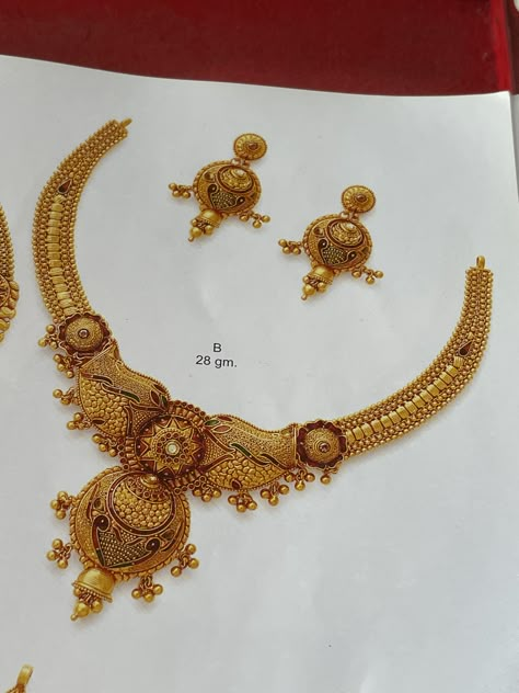 Rajvadi Golden Set, 3 Tola Gold Set Design, Indian Gold Necklace Set, Delicate Jewelry Necklace, Rajasthani Jewellery, Small Necklaces, Pretty Gold Necklaces, Indian Gold Necklace Designs, Indian Gold Necklace