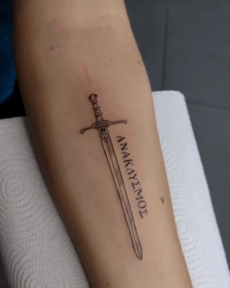 Tatuagem Percy Jackson, Spqr Tattoo, Percy Jackson Tattoo, Teen Tattoos, Blood Tattoo, Roman Tattoo, Small Girly Tattoos, Nerd Tattoo, Pen Tattoo