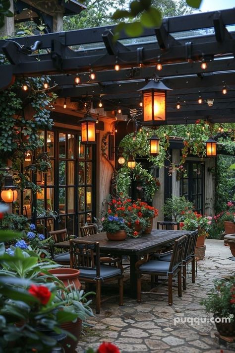 Italian Backyard Ideas, European Patio, Patio Ingles, Garden Sculpture Ideas, Italian Backyard, Tuscan Patio, Garden Landscaping Ideas, Concrete Patios, Pergola Ideas