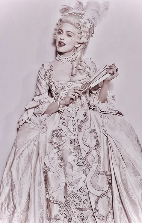 Madonna Marie Antoinette, Rococopunk Aesthetic, Rococo Fashion Modern Style, Roccocore Aesthetic, Rococo Fashion 18th Century, Rococo Fashion Modern, Rococo Cake, Marie Antoinette Fashion, Roccoco Dresses