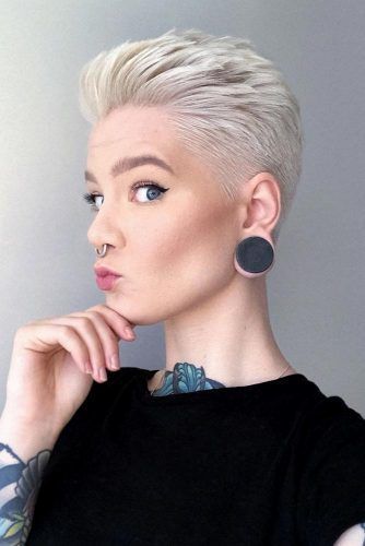 Organizer Hanger, Short Pompadour, Pompadour Haircut, Pompadour Hairstyle, Cut Hairstyles, Choppy Bob Hairstyles, Haircut Styles, Blonde Pixie Haircut, Pixie Hair