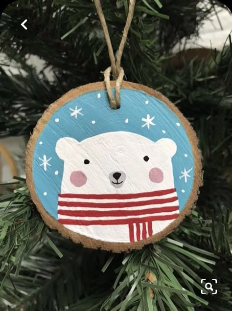 Urs Polar, Polar Bear Ornaments, Painted Christmas Ornaments, Wood Christmas Ornaments, Wooden Ornament, Christmas Ornaments Homemade, Christmas Ornament Crafts, Handmade Christmas Ornaments, Christmas Paintings