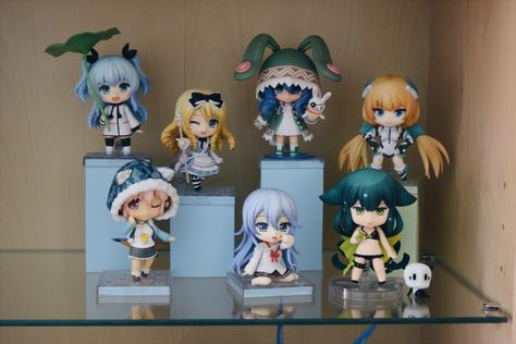 [DIY] Nendoroid paper risers | MyFigureCollection.net Diy Nendoroid, Nendoroid Display, Nendoroid Collection, Anime Display, Manga Bookshelf, Manga Room, Genshin Meme, Lego Display, Otaku Room