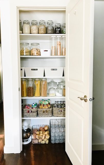 Pantry Goals, Tiny Pantry, Small Kitchen Pantry, Open Pantry, Small Pantry Organization, Organization Pantry, Pantry Organisation, Pantry Remodel, Pantry Makeover