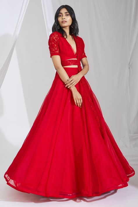 Red Plain Lehenga, Plain Red Lehenga, Manish Malhotra Lehenga Bridal, Wedding Ghagra, Slytherin Jewelry, Manish Malhotra Lehenga, Plain Lehenga, Embellished Belt, Royalty Aesthetic