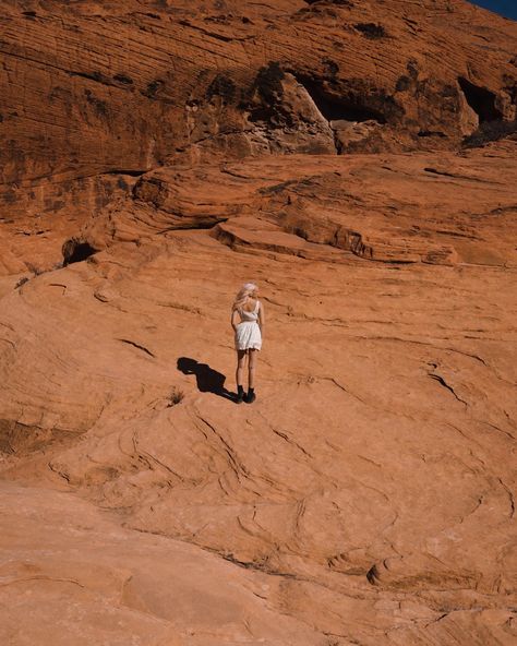 Mountain Red Rock Senior Pictures, Red Rocks Photoshoot, Red Rock Photoshoot, Az Photoshoot, Person Cut Out, Archive Photography, Arizona Photoshoot, Rock Photoshoot, Red Rocks Colorado