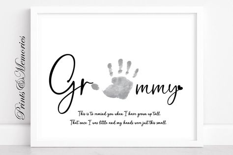 Gifts For Grammy, Grammy Gifts, Grammy Gift, Kid Craft, Art Carte, Celebrate Mom, Gift Diy, Handprint Art, Art Card