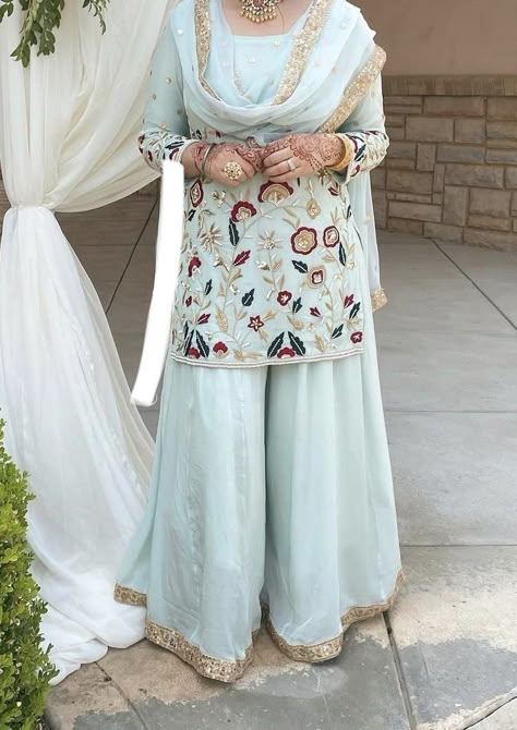 Engagement Suits Women Punjabi, Gurdwara Suits, Gorget Suit Design, Wedding Unstitched Georgette Suit With Resham Embroidery, Embroidery Suits Punjabi Party Wear, Nimrat Khaira Suits Designs, Punjabi Suits Nimrat Khaira, Bridal Suits Punjabi, Velvet Suit Design