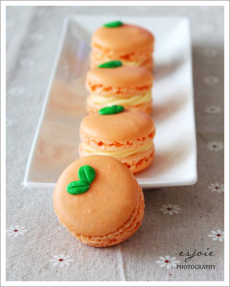 Tangerine Themed Party, Orange Themed Desserts, Orange Colored Desserts, Tangerine Baby Shower Ideas, Orange Foods For Party, Cutie Macarons, Orange Party Theme, Orange Macarons, Orange Desserts