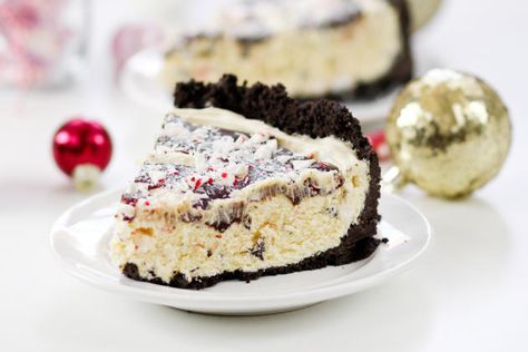 Peppermint Bark Silk Pie Recipe Silk Pie Recipe, Chocolate Pie Crust, Reindeer Poop, Holiday Flavors, Easiest Dessert, Favorite Holiday Desserts, Silk Pie, Vanilla Shake, Best Pie