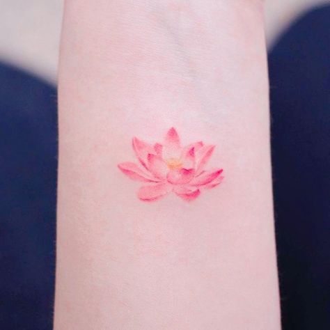 Lotus Ankle Tattoo, Simple Lotus Tattoo, Dragon Tattoo For Women, Anklet Tattoos, Tattoos For Women Flowers, Small Flower Tattoos, Beautiful Tattoo, Modern Tattoos, Diy Tattoo