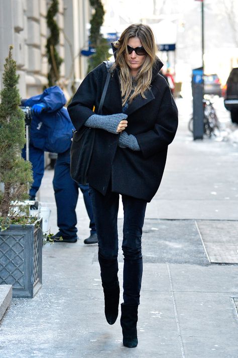 Gisele Bündchen à New York en 2014 Gisele Style, Gisele Bundchen Style, Gisele B, Models Off Duty Style, Vogue France, Toni Garrn, Anja Rubik, Gisele Bündchen, Gisele Bundchen