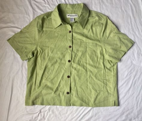 Green Short Sleeve Button Up, Summer Camp Packing List, Summer Button Up Shirt, Short Sleeve Shirt Outfit, Green Button Up Shirt, Linen Long Sleeve Top, Spain Outfit, Green Linen Shirt, True Spring