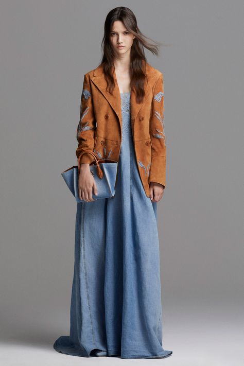 Resort 2024 Fashion Show, 2024 Fashion Trends Forecast, Resort 2024 Collection, Ss 2024, Resort 2024, Thanksgiving Fashion, Resort Fashion, Autumn Thanksgiving, Outer Wear