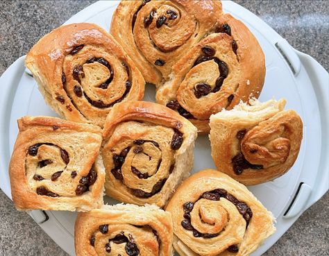 Chelsea buns Recipe by @janespatisserie #chelseabuns #baking #lovetobake #hobbybaking #hobbybaker #janespatisserie #bakingbook #homemade #bakingmum Janes Patisserie Traybake, Chelsea Buns Recipe, Chelsea Buns, Buns Recipe, Buns, Chelsea, Baking, Quick Saves