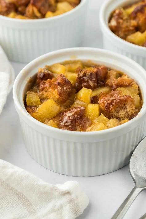 Apple Fritter Bread Pudding Grand Baby Cakes, Cranberry Desserts, Delicious Apple Recipes, Grandbaby Cakes, Apple Cinnamon Bread, Apple Fritter Bread, Stuffed Chicken Breasts, Donut Dessert, Yummy Desserts Easy