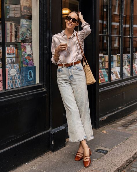 Book Shopping in London - Front Roe by Louise Roe Sezane Lookbook, Mary Jane Shoes Outfit, Shopping In London, Parisian Wardrobe, Ballet Flats Outfit, Book Shopping, Style Parisienne, Louise Roe, Quoi Porter