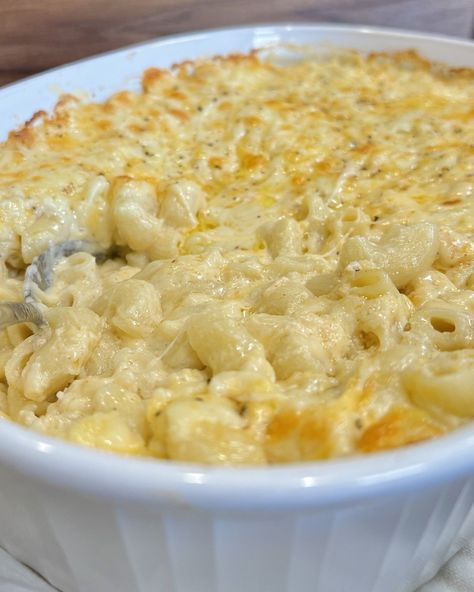 White Truffle Baked Mac ‘n Cheese — @chefmikehard Recipes! Shells And Cheese, Braised Chicken Recipes, One Dish Recipes, Chicken Appetizer Recipes, Boiled Chicken Recipes, Can Chicken Recipes, Pasta Macaroni, Oven Chicken Recipes, Stew Chicken Recipe