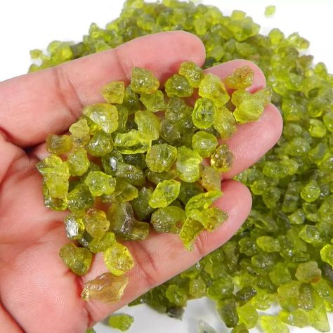 Peridot Meaning and Spiritual Properties Peridot Meaning, Crystals Meanings, Crystal Work, Peridot Crystal, Crystals Stones, Crystal Meanings, Crystal Healing, How To Use, Meant To Be