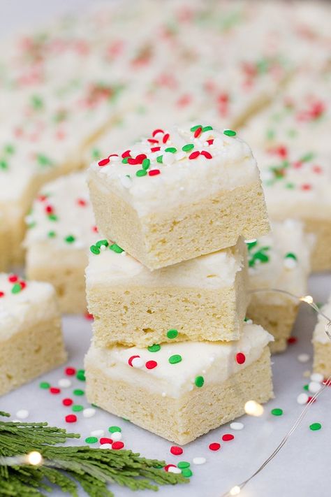 Christmas Sugar Cookie Bars with Cream Cheese Frosting Christmas Sugar Cookie Bars, Christmas Sugar Cookie, Chewy Ginger Cookies, Christmas Cookie Bars, Almond Sugar Cookies, Cream Cheese Sugar Cookies, Cream Cheese Bars, Cream Cheese Desserts, Homemade Frosting