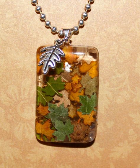 Real Oak Leaves and Acorn Bud in Resin Pendant by GreyGyrl on Etsy, $8.00 Autumn Resin Jewelry, Fall Resin Jewelry Ideas, Wiring Jewelry, Resin Jewerly, Resin Work, Diy Jewlery, Real Leaves, Resin Ideas, Resin Jewellery