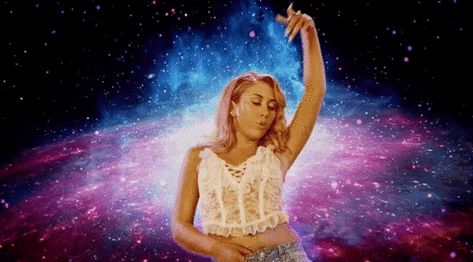 Popular GIF Kali Uchis Gif, Giphy Love, Funny Gadgets, Jorja Smith, Kali Uchis, Aesthetic Gif, Music Icon, Newest Trends, Cool Gifs