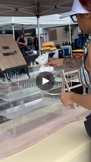 51K views · 5K reactions | Watch Me Set Up For a Farmer’s Market ♥️. #smallbusiness
#showwhatyoursmallbusinesssells #chocolatecoveredpretzels #chocolatecoveredmarshmallows #chocolatecoveredricekrispies #treatmaker #pretzelrods #dessertcups #cheesecakecups #strawberrycrunch #treattable #supportsmallbusiness #explore #explorepage #dessert #jacksonville #jacksonvilletreats #jacksonvilletreatmaker #cupcakes #cake #cakedecorating #blackowned #blackownedbusiness #jacksonvillebusiness #biscoff #cookies #farmersmarket #marketprep | Creative Cravings 👩🏽‍🍳🍫 | opusreality · Original audio How To Display Cookies At A Party, Cookie Pop Up Shop, Cookie Pop Up Shop Display, Bake Sale Set Up, Bakery Pop Up Shop Ideas, Food Vendor Booth Ideas, Cookie Bar Display, Bakery Display Ideas, Pop Up Bakery Display Ideas