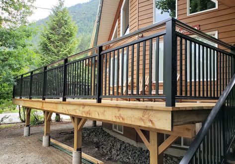 Aluminum Deck Railing Kits | Glass, Board, Cable | Ships Canada & USA Railing For Decks, Picket Railing, Deck Railing Kits, Metal Deck Railing, Composite Railing, Glass Railing Stairs, Aluminum Railing Deck, Steel Railing Design, Glass Railing System