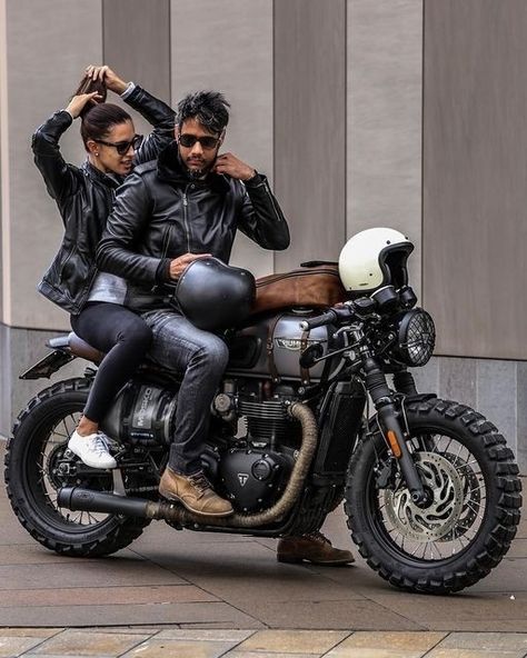 Triumph Bratstyle, Triumph T120 Bonneville, T120 Black, Triumph T120, Cafe Racer Moto, Motorcycle Images, Bike Pictures, Moto Cafe, Cafe Racer Style