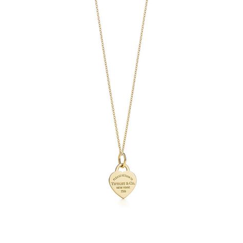 Tiffany & Co. - Return to Tiffany™ heart tag charm in 18k gold on a chain. Feminine Core, Charm Tiffany, Return To Tiffany Necklace, Heart Necklace Tiffany, Tiffany Gold, Tiffany And Co Jewelry, Tiffany And Co Necklace, Preppy Jewelry, Pretty Jewelry Necklaces