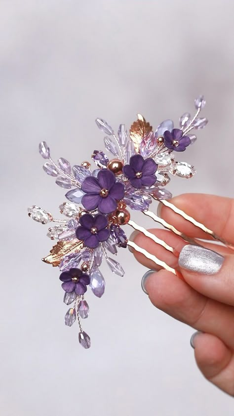 Purple Flower Jewellery, Hair Combs How To Use A, Purple Hair Accessories Wedding, Hair Jewelry Diy, Purple Hair Accessories, Floral Hair Piece Wedding, Purple Jewellery, Floral Wedding Hair, Gold Hair Comb