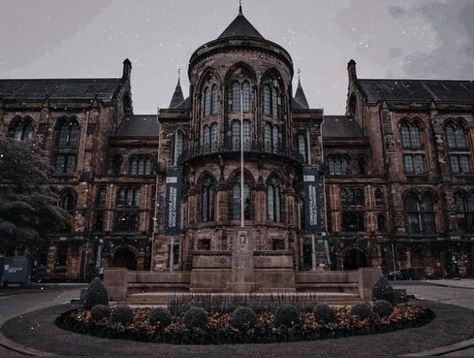 Fantasy Academy Building, Victorian Chateau, Dark Academia Mansion, Fantasy Castle Aesthetic, Dark Academia Castle, Dark Academia House, Queen Of Disaster, Dark Mansion, Boarding School Aesthetic